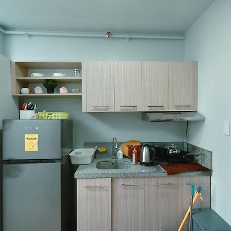 Апарт готель Cozy Unit With Free Pool, Netflix & Wifi In Alabang Crq3 Muntinlupa City Екстер'єр фото